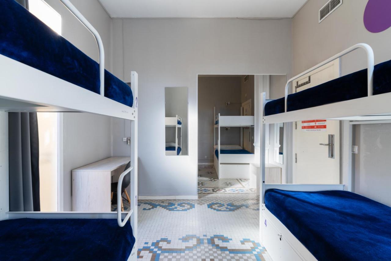 1 Bed an 8-Bed Mixed Dorm