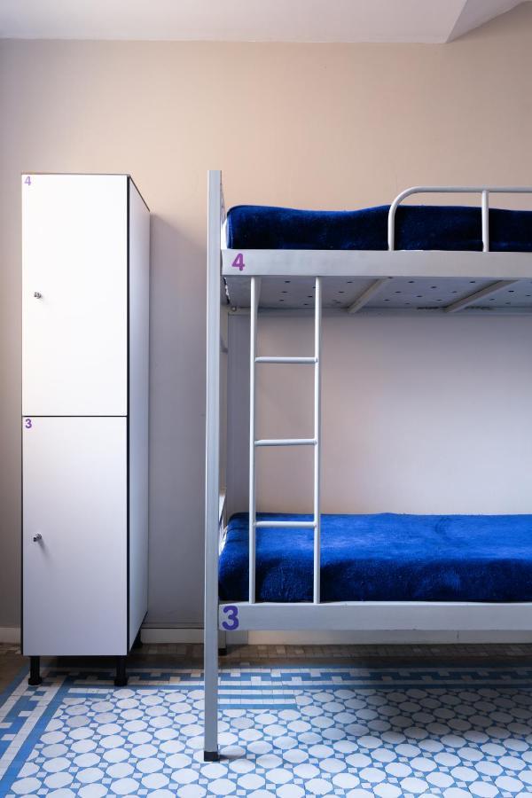 Single Bed 4-Bed Mixed Dormitory Room
