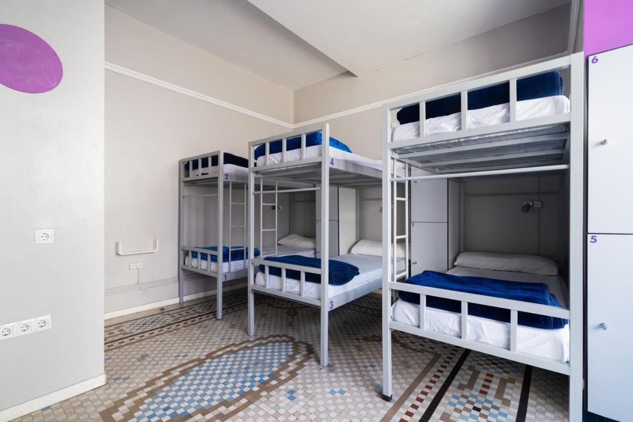 1 Bed an 8-Bed Mixed Dorm