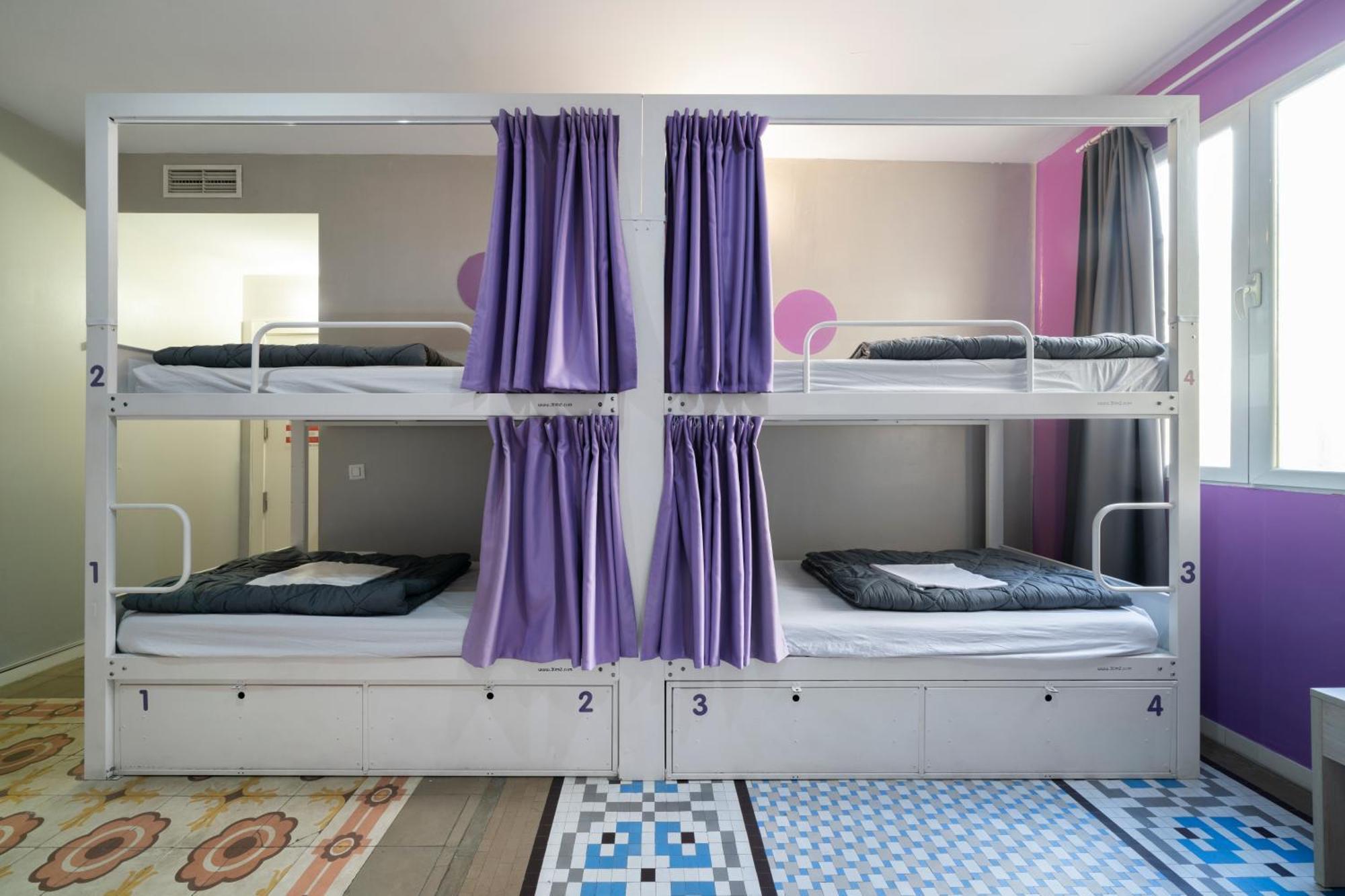 1 Bed an 8-Bed Mixed Dorm