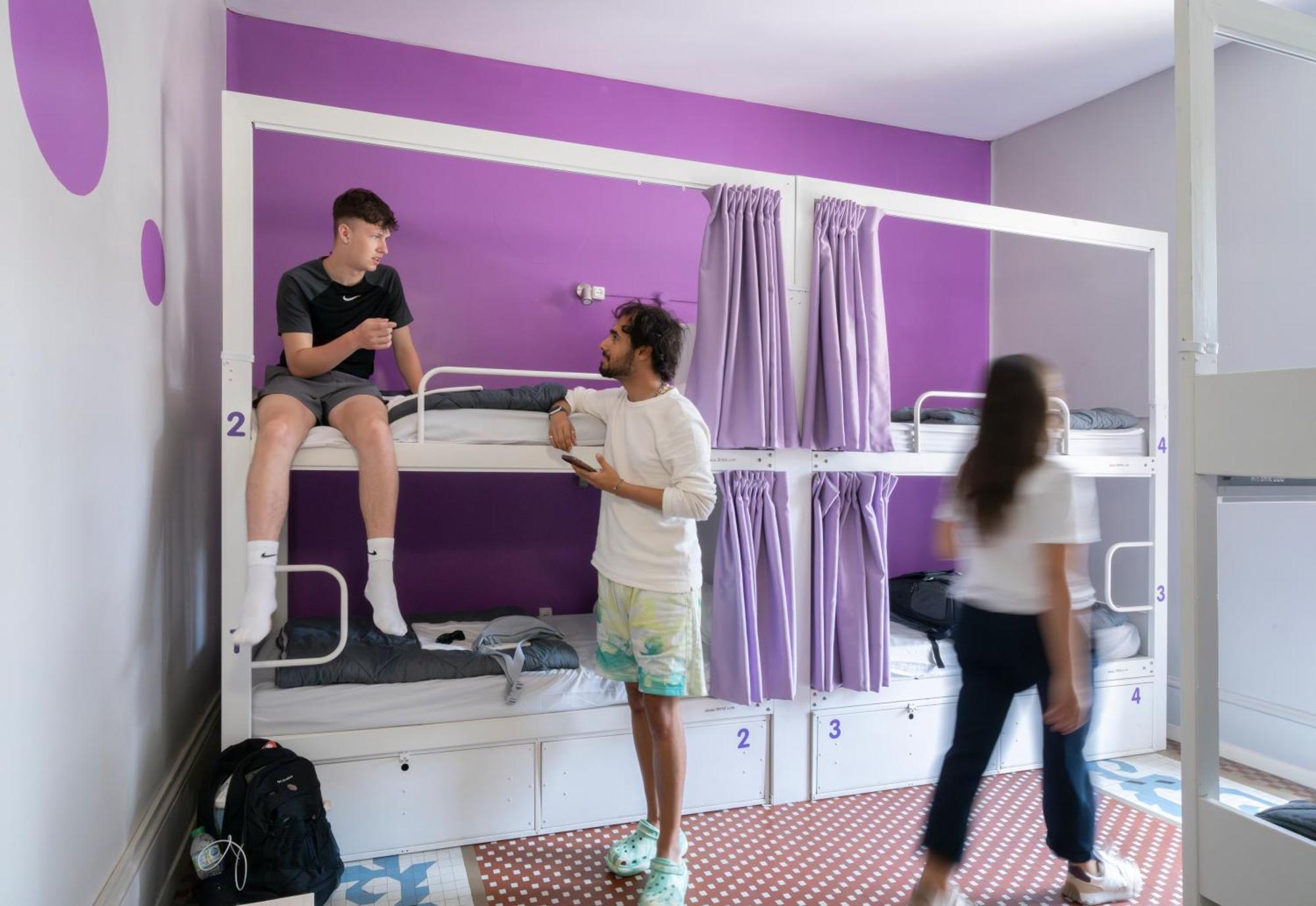 1 Bed an 8-Bed Mixed Dorm